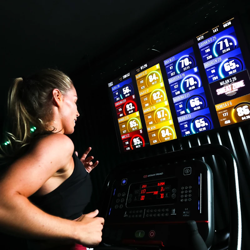 Woman wokring out at TRIB3 in the treadmill